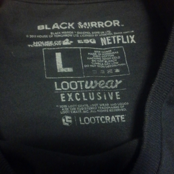 📺 Black Mirror 🔥 Netflix Shirt Lootcrate 📺 TV Show Miley Cyrus Future Robot - Picture 3 of 10